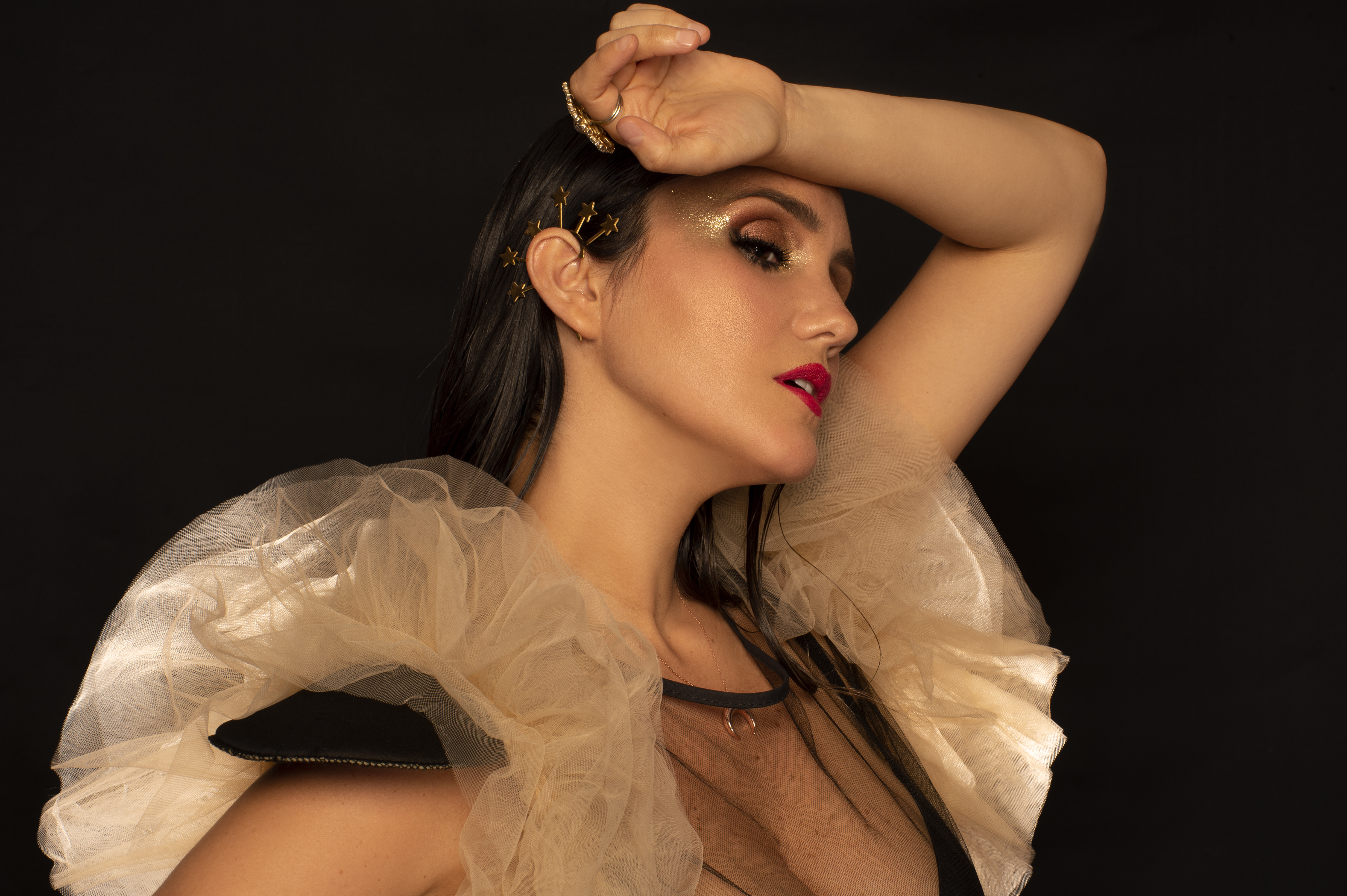 Dulce María, cantora resgatou suas origens e figura na lista das mexicanas mais ouvidas no Spotify